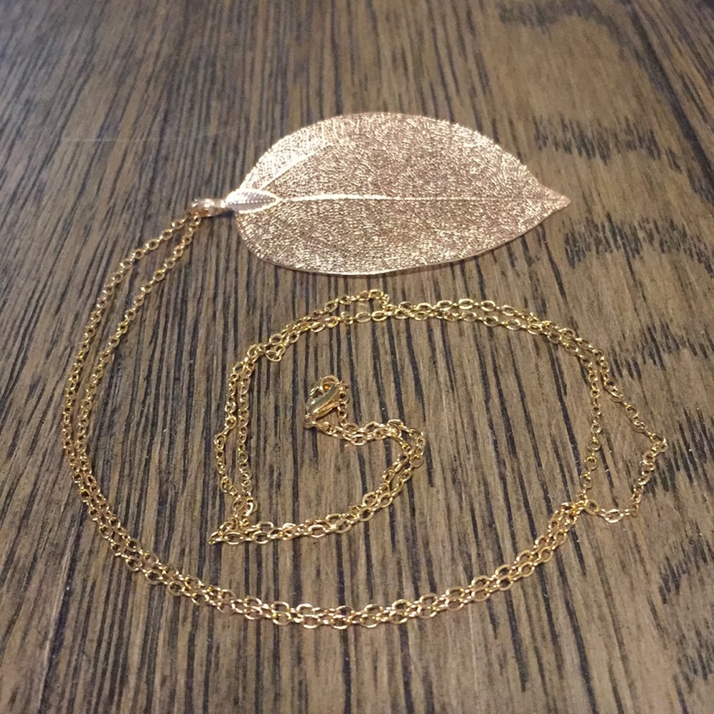 Leaf necklace - Picture 1 of 7